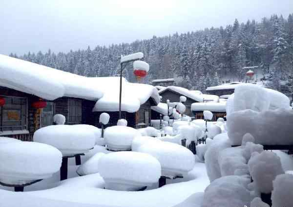常年 雪乡为什么降雪次数多量大，雪乡是不是常年积雪？