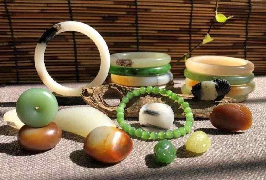 和田红玉 新疆惊现和田红玉，是珍品还是炒作？专家这样说……