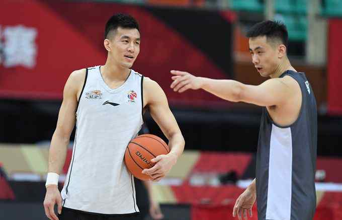 眼泪还没干 杨鸣、郭艾伦又去参加综艺了？