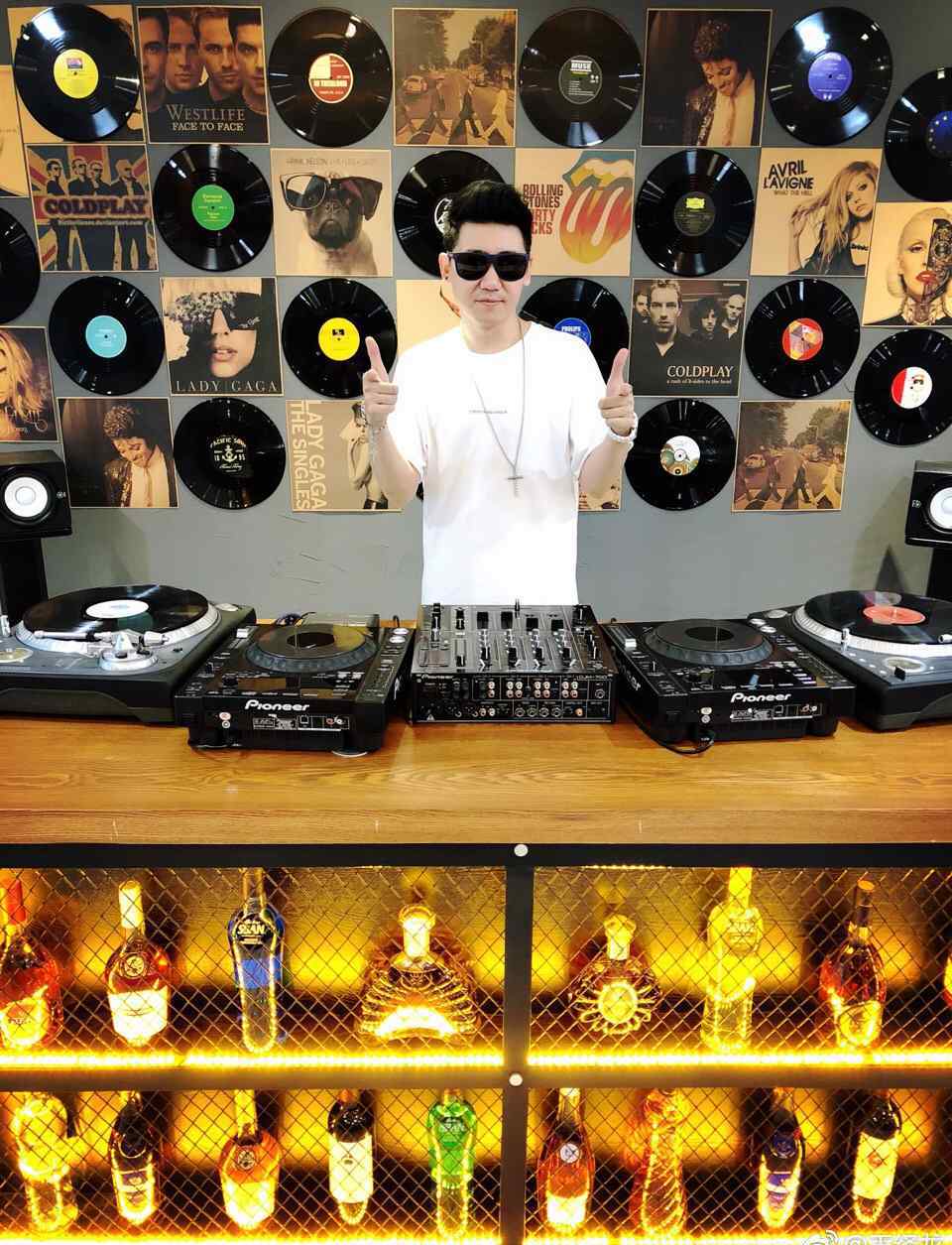 学dj 王绎龙dj培训学校在哪，学dj打碟要多少钱？