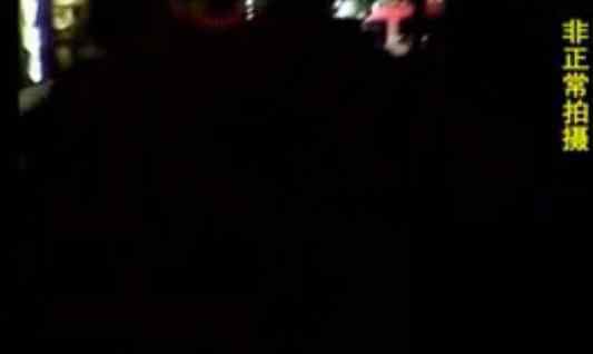 广州最便宜的站街女 广州地铁口站街女揽客外籍男上钩 400元全套图