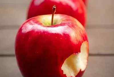 睡前吃苹果好吗 晚上吃苹果，到底对身体好不好？今天一次性告诉你答案，了解下
