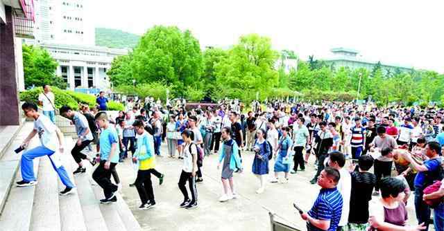 2013自主招生学校 万余学子再战小高考 7所高校计划自主招生2013人