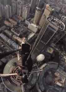 极限运动视频 国内极限运动“网红”坠楼身亡视频曝光！广州年轻人谨记这些动作不要轻易模仿！