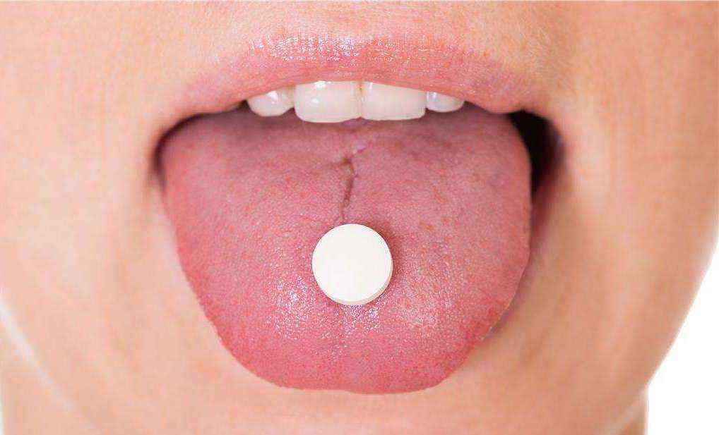 口腔溃疡的原因 经常性的口腔溃疡，是由哪些原因造成的？文章配图