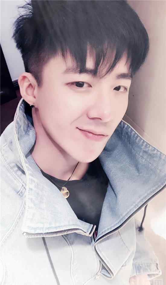 刘宇宁图片 摩登兄弟主唱是谁 摩登兄弟刘宇宁照片个人资料