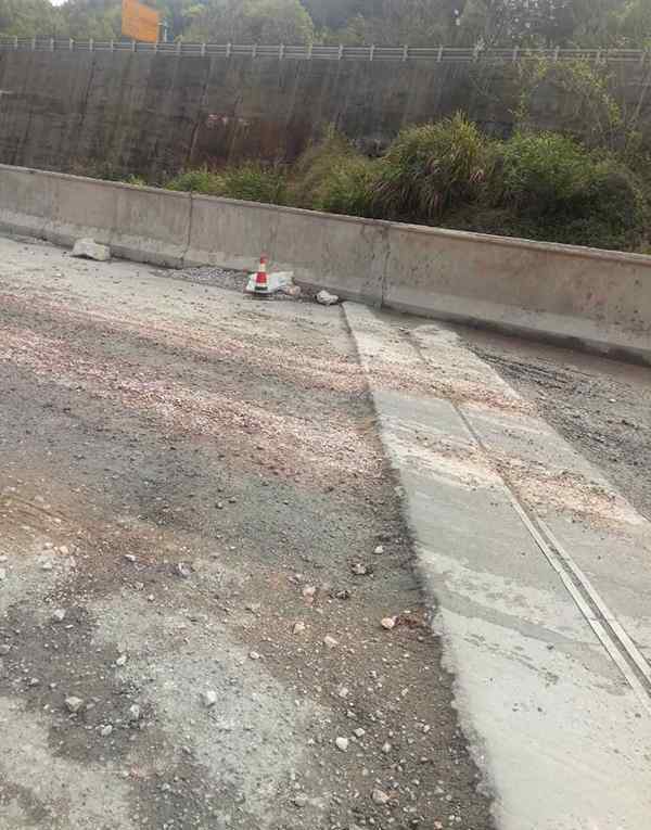 官方回应耗资六千万公路质量问题：仍在建未竣