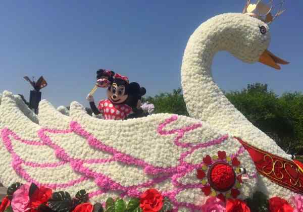 北京:世界花卉大观园迷你花车巡游精彩开场文章配图