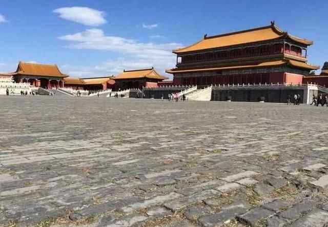 不起眼的故宫地砖，40万一块，全靠这个小秘密？文章配图