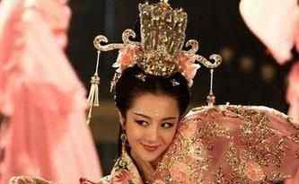 武则天抄斩上官婉儿一家，为何婉儿却诚心诚意