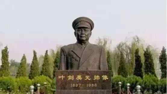 授衔争议最大的元帅 十大元帅中最具争议人物，授衔仪式都没出席，原因令人佩服