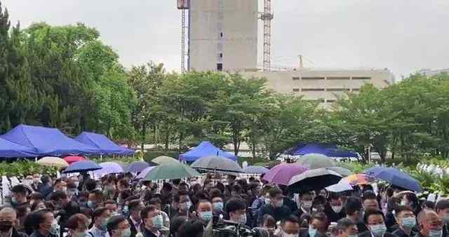 钟南山为吴孟超送来花圈挽联 《国际歌》旋律再次响起 留言泪目