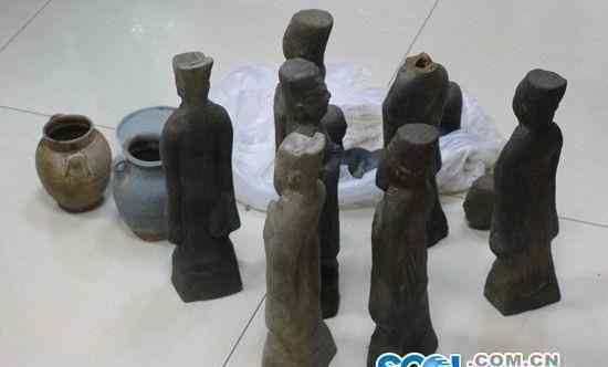 行李箱过安检仪扫描出人脸 盗墓贼露出原形