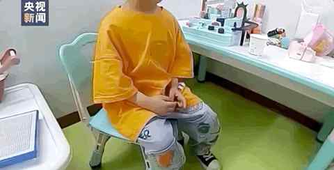 4岁男娃走失求助民警：爸爸是圆的 妈妈是三角形 像翼龙一样美
