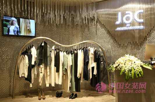 名牌女装折扣店 精辟：原来开品牌女装折扣店需要注意这几个点文章配图