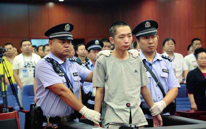 米脂三中 米脂三中9名学生被杀是谁之过？警惕这个兴旺却会杀人的产业！文章配图