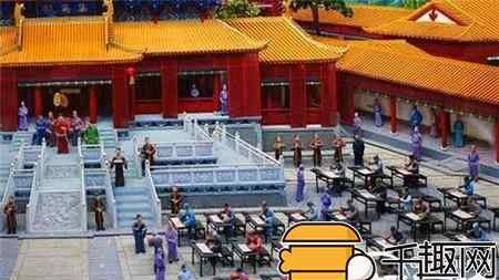 古代为防止科举作弊，要求进场前必须赤身检查