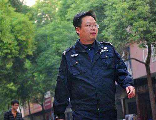 苏黎杰 她是北大女硕士，因求职碰壁，回老家做油漆工，从不参加同学聚会文章配图
