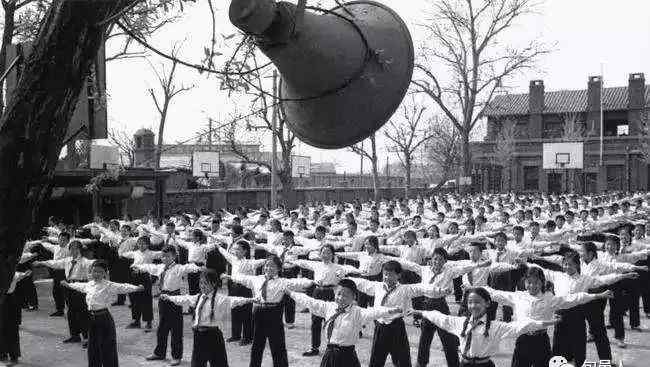 七十年代广播体操 70年代的广播体操,老同学们还记得吗?文章配图
