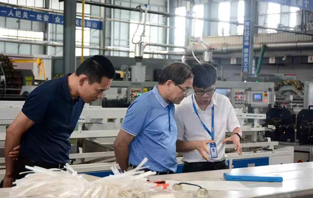 中石油西南化工销售 中石油西南化工销售公司总经理孙克栋一行莅临康泰参观考察