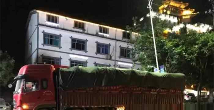 男子约顺风车约到大货车 网友：软卧+老司机 简