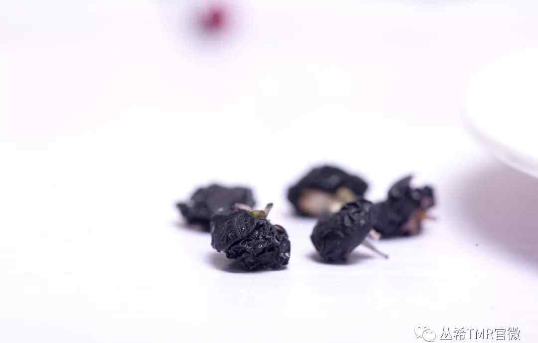 喝黑枸杞的好处 女人喝黑枸杞的五大好处！文章配图