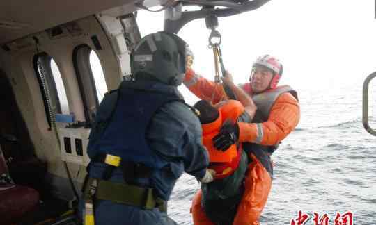 货船惠州海域沉没 台风中粤港协力救出12名落水