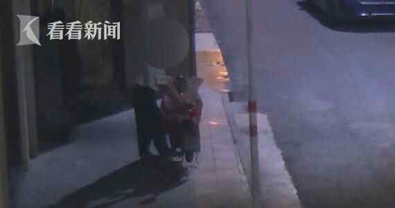 老头深夜盗数十辆电动车 只为送礼讨好他的女友