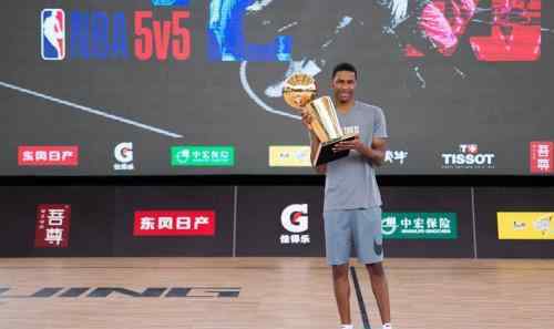 马刺球星伦纳德助阵＂NBA5v5＂全场高呼＂MVP＂
