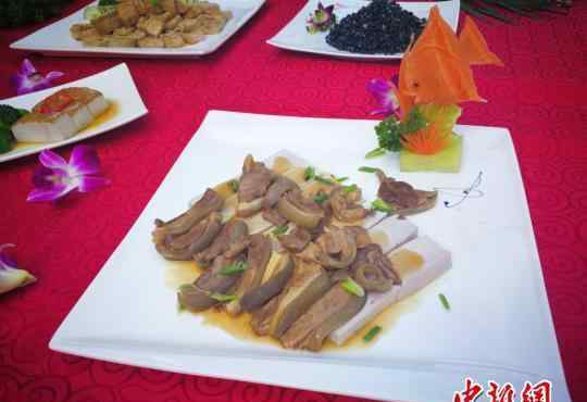 千余游客海口景区吃豆腐 尝石山黑豆＂百变＂滋