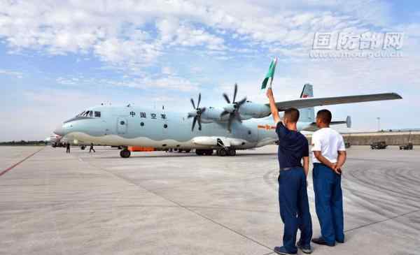 西部战区空军紧急出动运9飞机实施九寨沟灾情侦