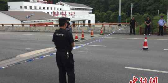 西汉高速陕西段交通事故致36人遇难 现场清理基