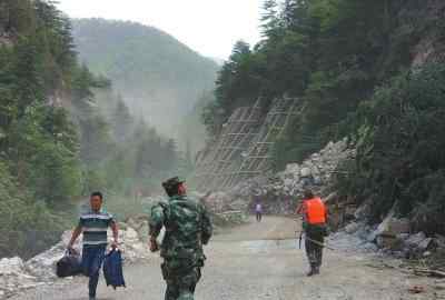 九寨沟地震最美逆行照走红 当事人：做了该做的