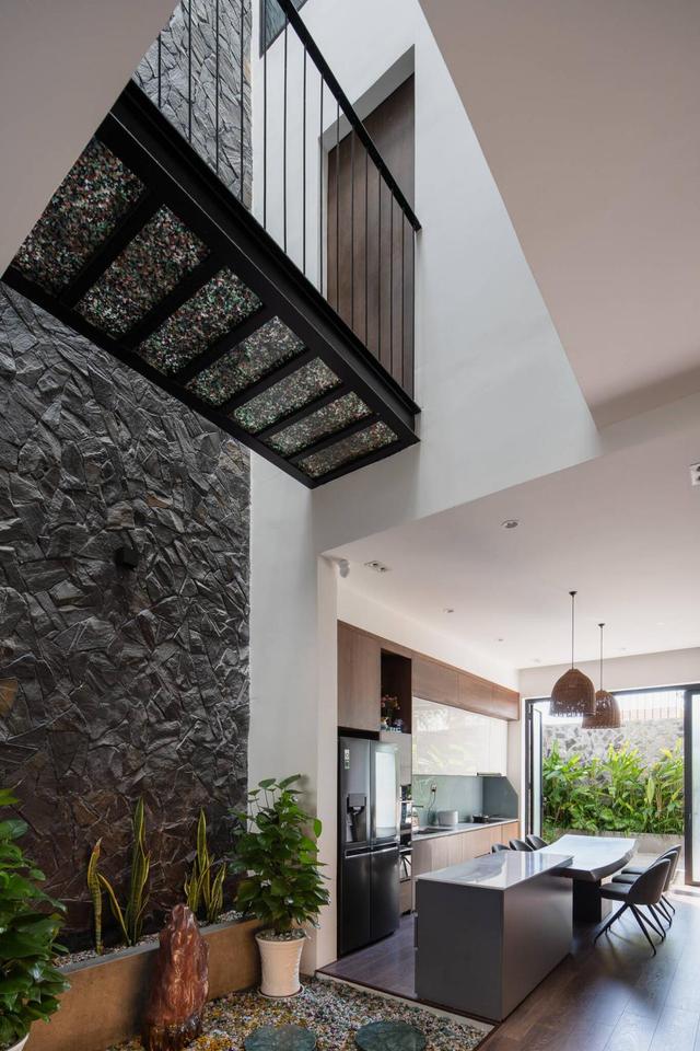 还是独栋别墅更胜一筹,屋顶改成小菜园,200㎡住着真的是爽歪歪!