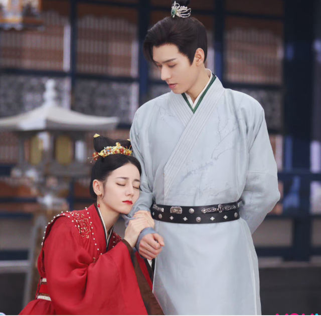 《安乐传》路透流出,迪丽热巴的古装造型,打破了大众对她的偏见