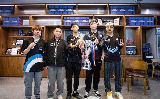 酷游时空_天命杯正赛品炸鱼 斗鱼PUBG CHANNEL首播 明争暗斗未完结