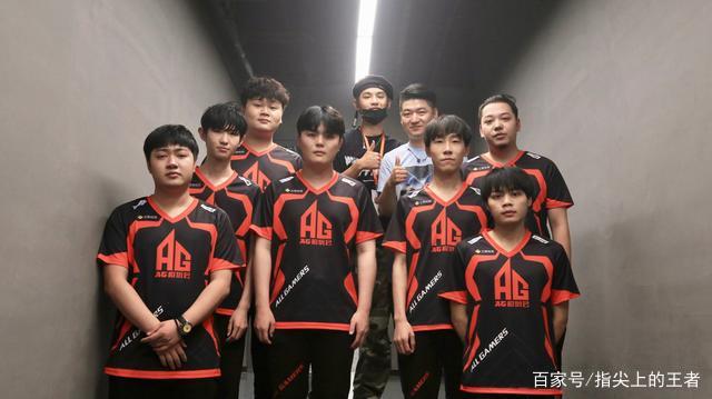 指尖上的王者_AG止步季军 玩家表示该换掉一诺 菲菲:你瞎了吗?他才十九