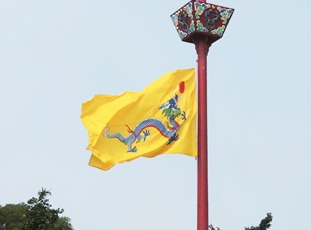 古史事迹 大清灭亡多年后，该国至今还在使用大清龙旗，一直不和中国建交
