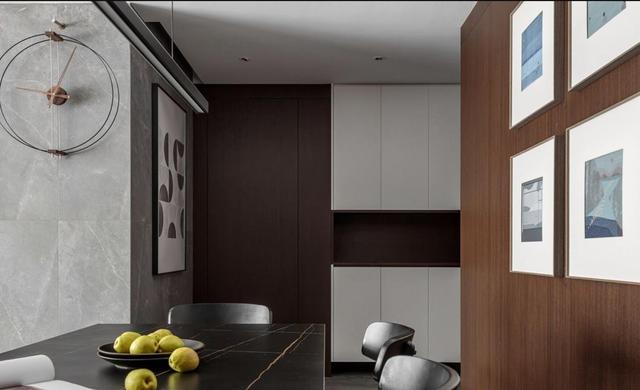 120㎡的新房,她以反向思维将主卧缩小,完工后,反而十分合理