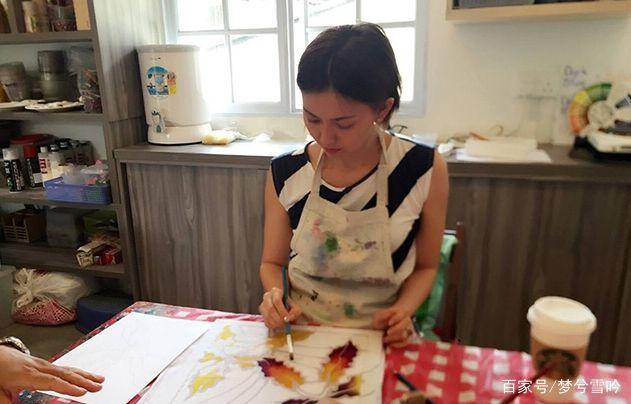 孙燕姿晒出自己的豪宅,室内装修很“寒酸”,墙面都是卡通画