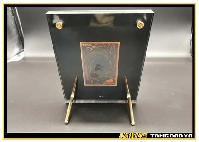 躺倒鸭_宅男私藏小卡片遭全网哄抢一张价值120万?