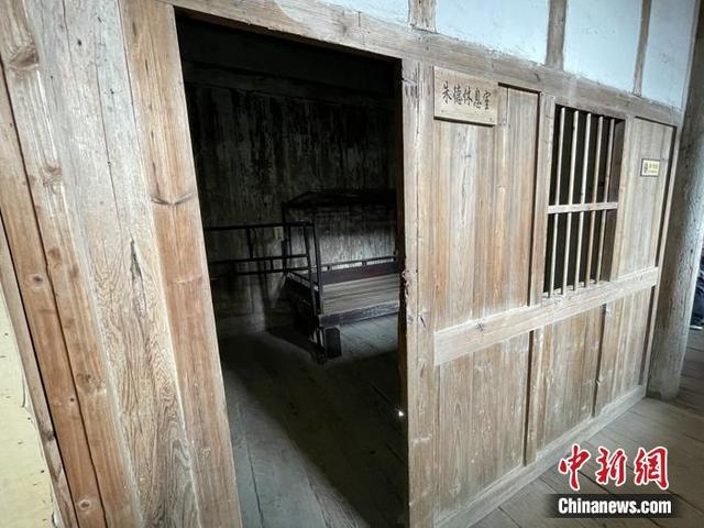 中国新闻网 「网络媒体革命老区行」从“南瓜园里长银元”感受军民鱼水情