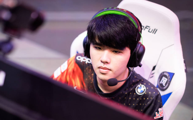 落夜电竞_米勒质疑LWX与阿水Rank数少一句话说出真爱粉的心声