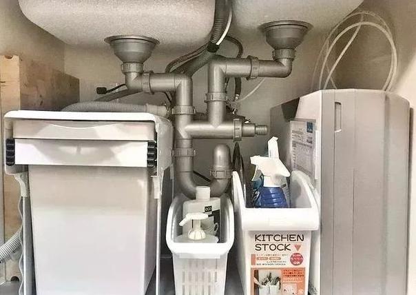 去表姐家玩,发现厨房从不摆瓶瓶罐罐,这样做,干净整洁不占地儿