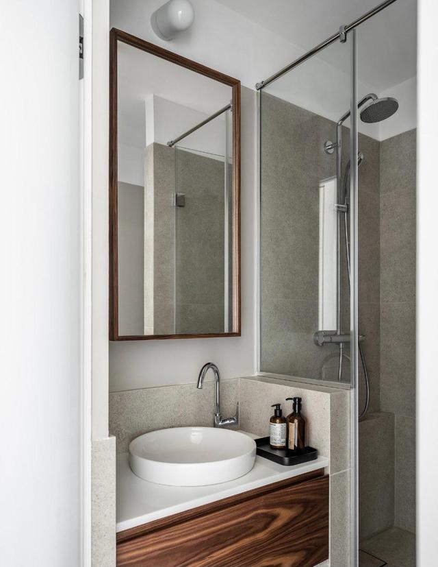 小户型空间利用好,黑白灰+深木纹色,无遮光折叠门,不输大户型