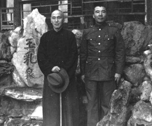 历史客栈 国民党空军与宪兵火并,蒋介石也不敢管,王耀武只好赔礼道歉