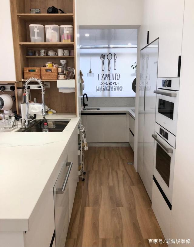 深圳一位屋主家的厨房,那真叫一个美观又实用,看完忍不住晒晒!