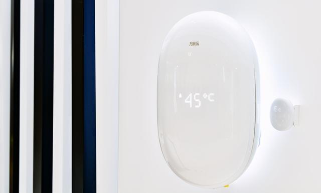 看了万家乐燃气热水器的功能后,我决定把家里的老款热水器给换了