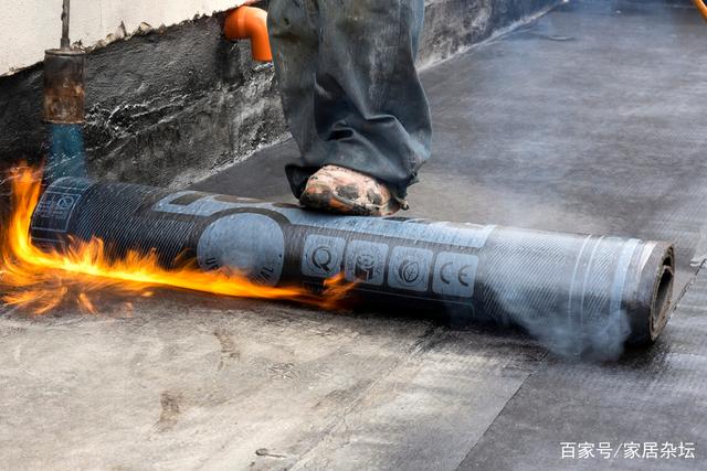 楼房屋顶漏水,不要盲目去修,要把修复方法和处理途径弄清楚