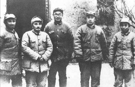 墨斗鱼说史 粟裕建国后仕途不顺,陈赓说粟裕:功劳太大不会迎合,说法对吗?